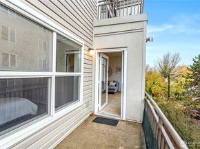 3221 SW Avalon Way 413, Seattle WA 98126