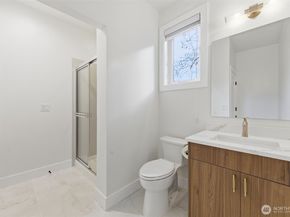 11087 SE 62nd Place, Bellevue WA 98006