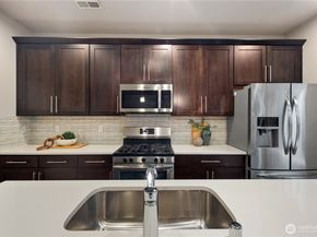 1216 150th Street SW, Lynnwood WA 98087