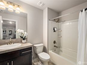 1216 150th Street SW, Lynnwood WA 98087