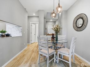 6649 SE Cougar Mountain Way, Bellevue WA 98006