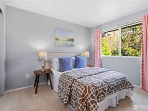 6649 SE Cougar Mountain Way, Bellevue WA 98006