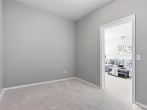 6649 SE Cougar Mountain Way, Bellevue WA 98006