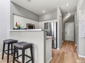 6649 SE Cougar Mountain Way, Bellevue WA 98006