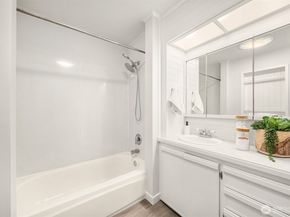 11136 108th Avenue NE, Kirkland WA 98033