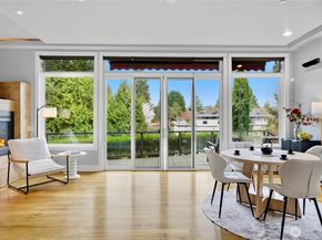 2 Crescent Key SE, Bellevue WA 98006