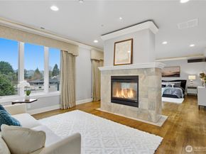 2 Crescent Key SE, Bellevue WA 98006