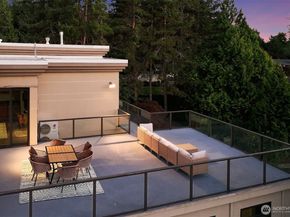 2 Crescent Key SE, Bellevue WA 98006