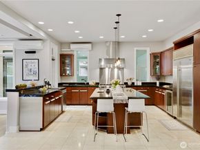 2 Crescent Key SE, Bellevue WA 98006