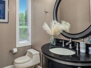 2 Crescent Key SE, Bellevue WA 98006