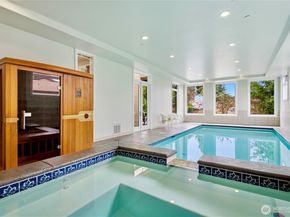 2 Crescent Key SE, Bellevue WA 98006