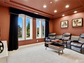 2 Crescent Key SE, Bellevue WA 98006