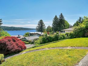 12725 42nd Avenue NE, Seattle WA 98125