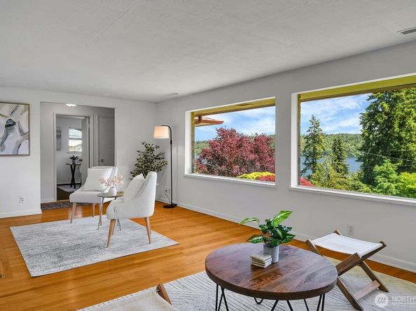 12725 42nd Avenue NE, Seattle WA 98125