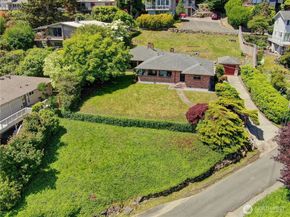 12725 42nd Avenue NE, Seattle WA 98125