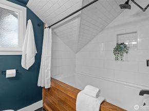 3915 SW Hinds Street, Seattle WA 98116