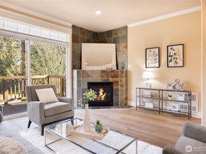 17811 80th Avenue NE E2, Kenmore WA 98028