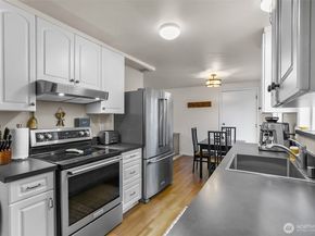 17419 Gravenstein Road, Bothell WA 98012