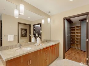 2716 Elliot Avenue 800, Seattle WA 98121