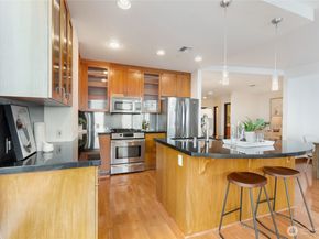 2716 Elliot Avenue 800, Seattle WA 98121