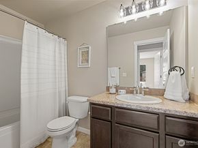 1016 207th Place SW, Lynnwood WA 98036