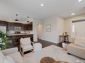 1016 207th Place SW, Lynnwood WA 98036