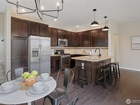 1016 207th Place SW, Lynnwood WA 98036