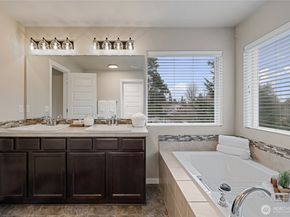 1016 207th Place SW, Lynnwood WA 98036