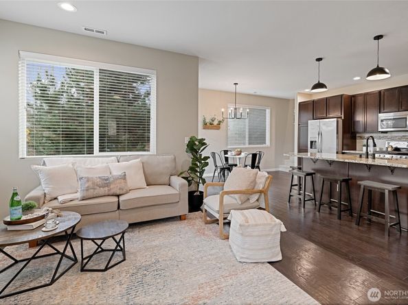 1016 207th Place SW, Lynnwood WA 98036