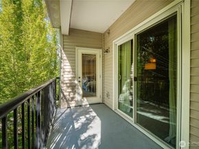 15000 Juanita Drive NE 307, Kenmore WA 98028