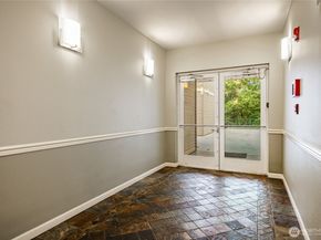 15000 Juanita Drive NE 307, Kenmore WA 98028