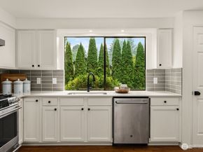 10703 NE 53rd Street, Kirkland WA 98033