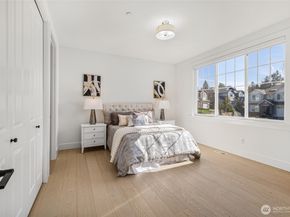 11262 SE 61st Place, Bellevue WA 98006