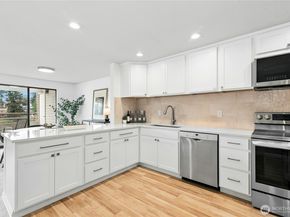 19524 Echo Lake Place N A401, Shoreline WA 98133