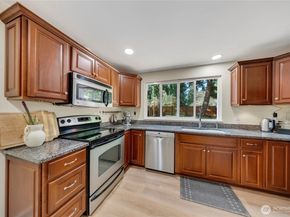 31911 42nd Ave SW, Federal Way WA 98023