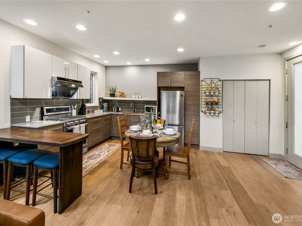 4329 Woodland Park Avenue N, Seattle WA 98103