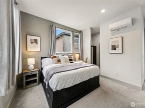 4329 Woodland Park Avenue N, Seattle WA 98103