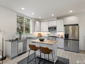 2527 29th Avenue S B, Seattle WA 98144