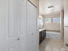 1206 100th Court SE 11, Everett WA 98208