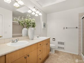 325 S 51st Street A, Renton WA 98055