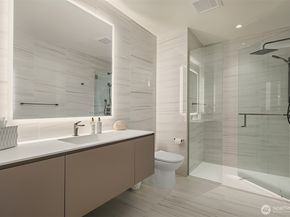 838 Avenue Square NE 1207, Bellevue WA 98004