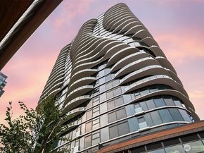 838 Avenue Square NE 1207, Bellevue WA 98004