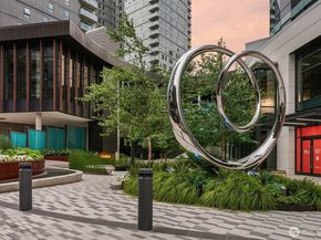 838 Avenue Square NE 1207, Bellevue WA 98004