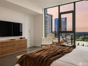 838 Avenue Square NE 1207, Bellevue WA 98004