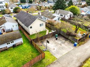 7755 29th Avenue NW, Seattle WA 98117