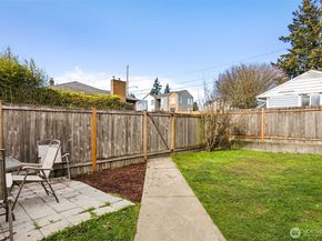 7755 29th Avenue NW, Seattle WA 98117
