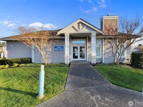 23519 55th Avenue S 121, Kent WA 98032