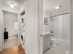 2028 Waverly Place N 202, Seattle WA 98109