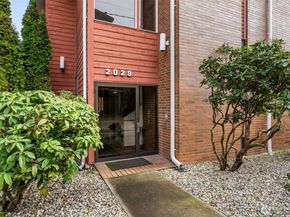 2028 Waverly Place N 202, Seattle WA 98109
