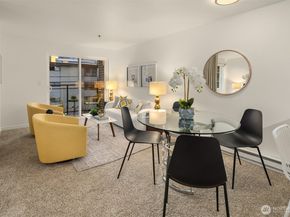 1616 Summit Avenue N203, Seattle WA 98122